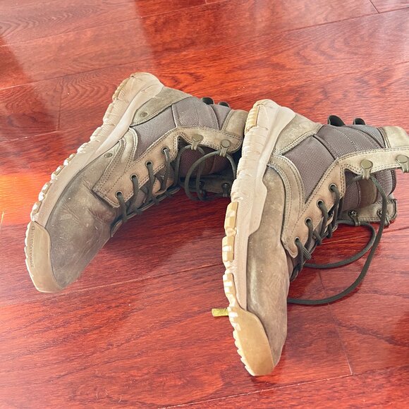 Nike Boots in Green [9.5] - Picture 3 of 4